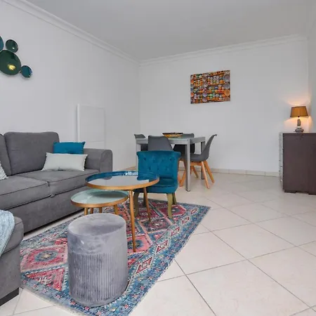 1 Bedroom Gorgeous In Appartement *