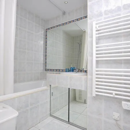 Appartement 1 Bedroom Gorgeous In Antibes