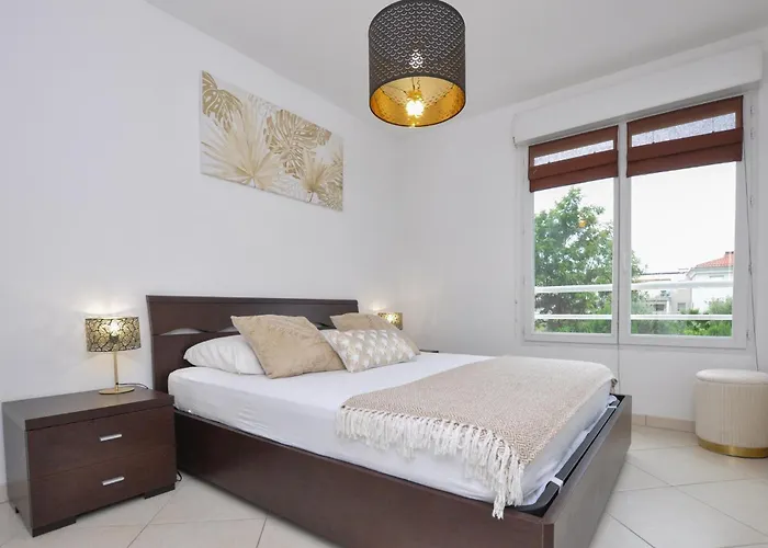 1 Bedroom Gorgeous In شقة *